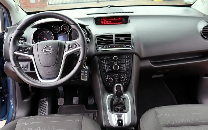 Opel Meriva cena 30900 przebieg: 149000, rok produkcji 2015 z Ustka małe 326